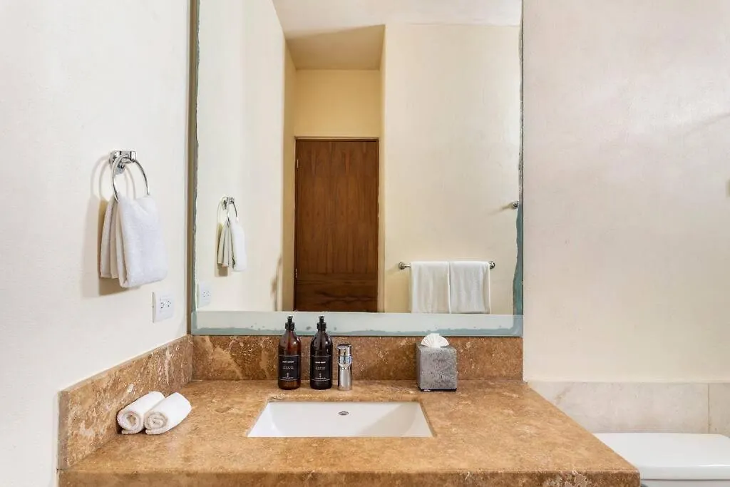 Luxury Villa With Private Pool & Great Concierge Service تولوم